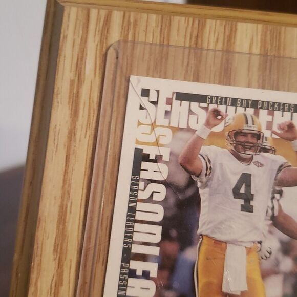 1999 Upper Deck Mint Condition Brett Favre Football Card Mounted on Wood Plaque - Picture 5 of 5